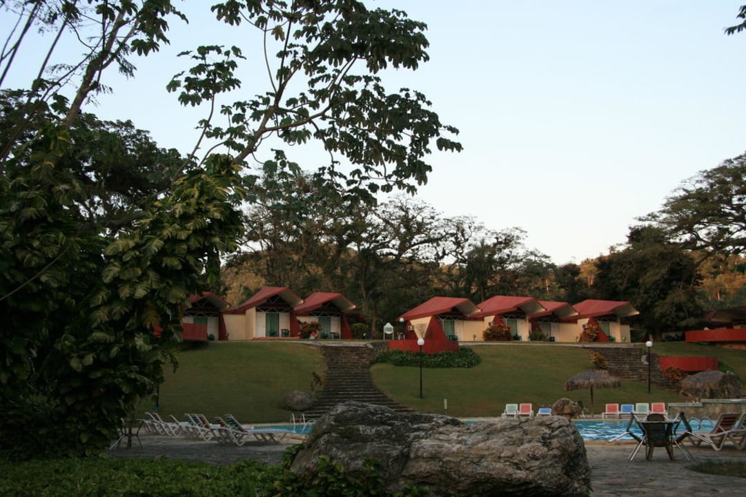 Blick auf die höher gelegenen Bungalow Villa Soroa