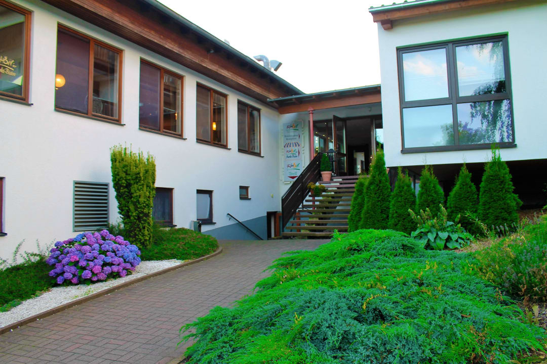 Blick auf den Hoteleingang Hotel Rhön Residence