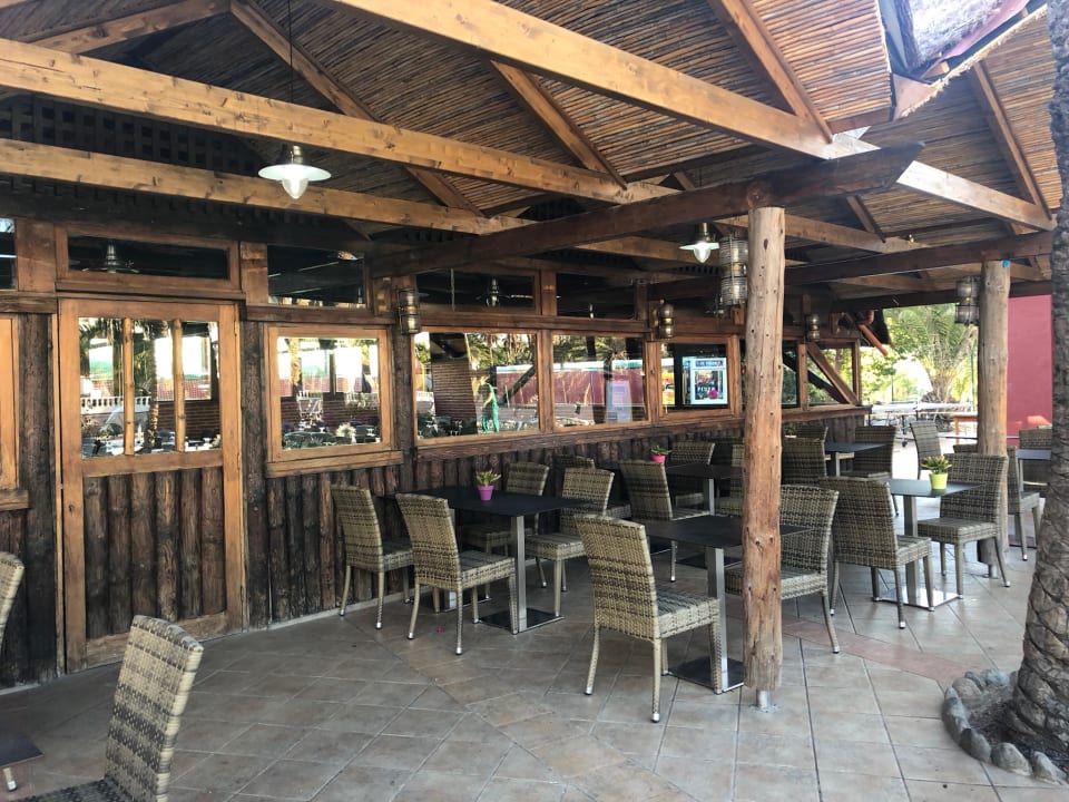 Gastro HL Miraflor Suites Hotel