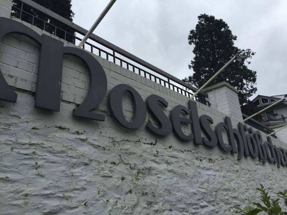 Schriftzug Moselschlösschen Spa & Resort