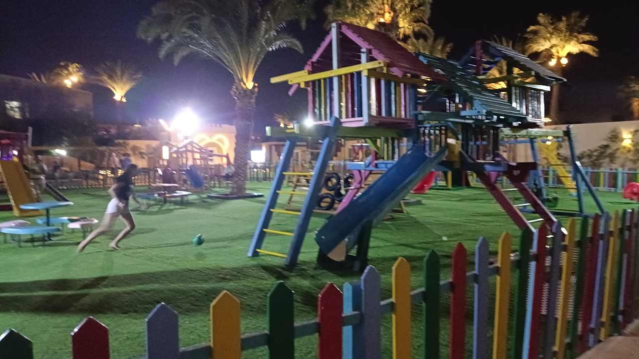 Außenansicht Aladdin Beach Resort