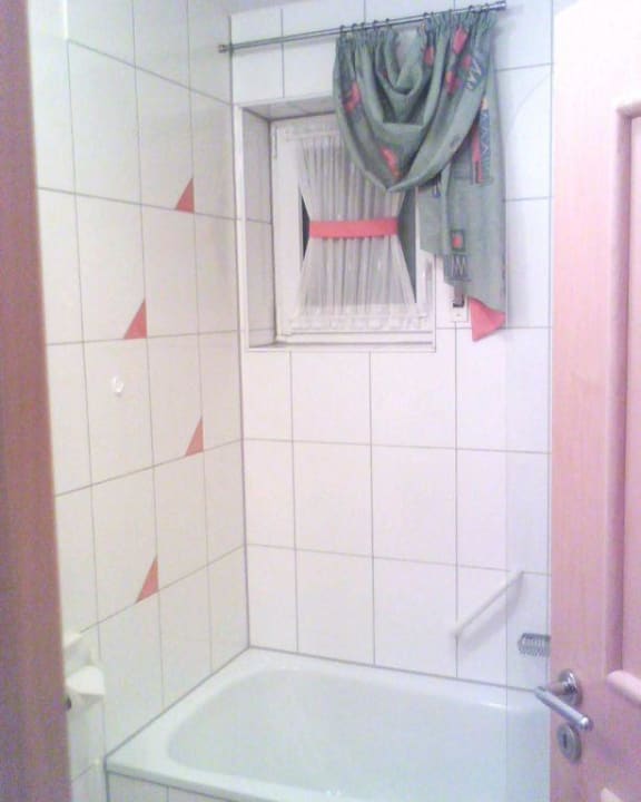 Badewanne Aalener Römerhotel am Weltkulturerbe Limes