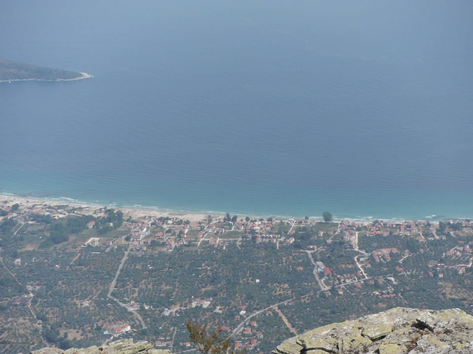 Blick von 1200 Meter Berg auf Golden Beach Strand Thassos Hotel Grand Brach