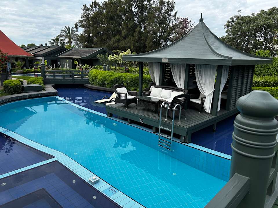 Pool Limak Lara Deluxe Hotel & Resort