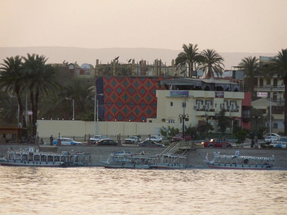Von der Fähre aus Hotel Nile Valley