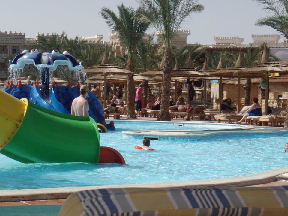 Kinderpool im Januar 28°C Pickalbatros Palace Resort
