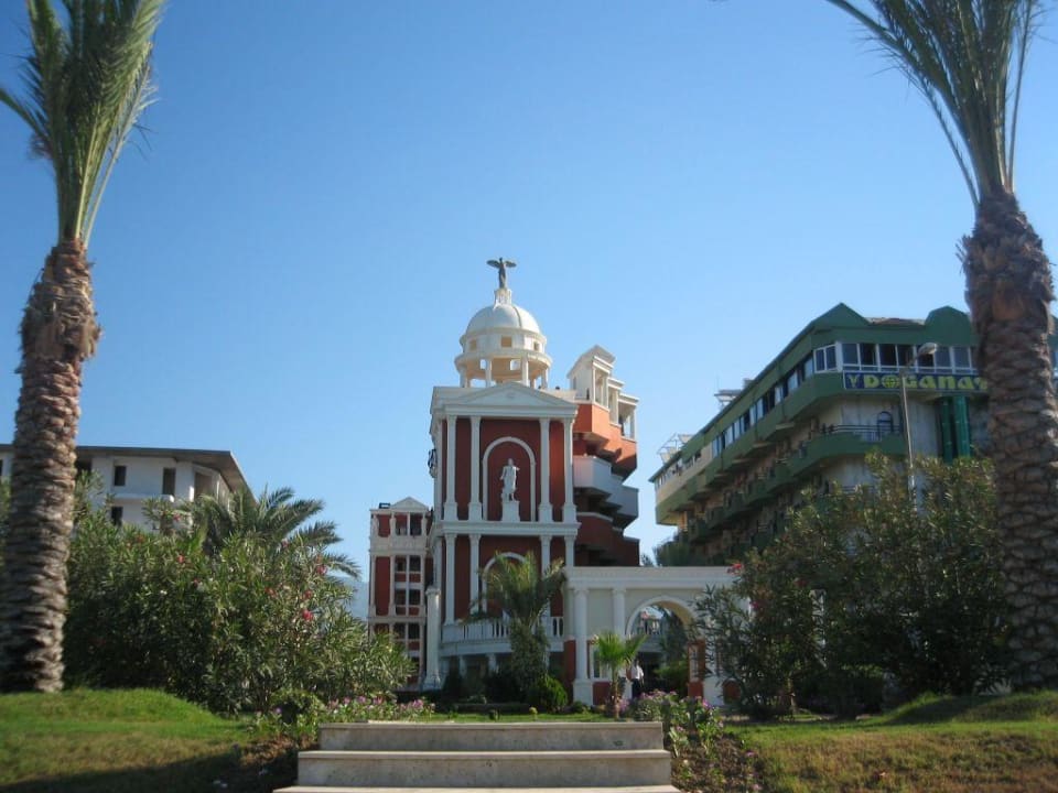 Hoteleingang vom Strand Antique Roman Palace Museum Hotel - Adults Only 16+