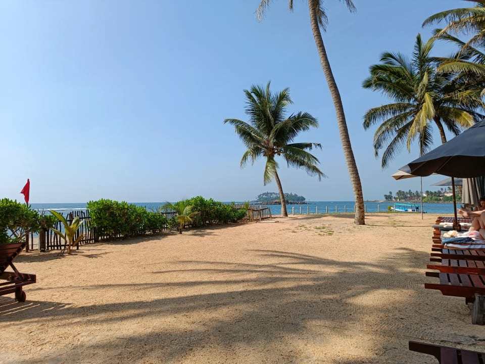 Strand Earl’s Reef Beruwala