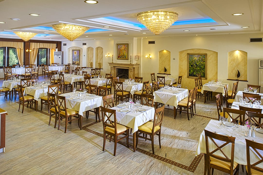 Gastro Hotel Chrousso Village