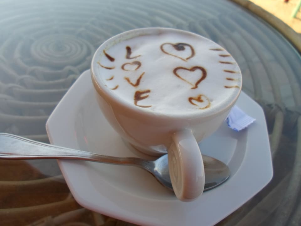 Toller Kaffee an der Strandbar Three Corners Happy Life Beach Resort