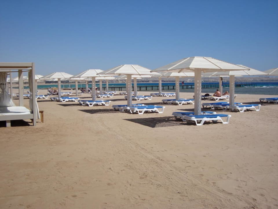 Viel Platz am Hotelstrand Premier Le Reve Hotel & Spa