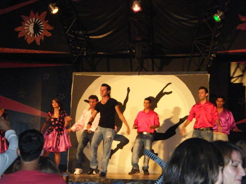 И танцуют и поют Hotel Royal Garden Beach