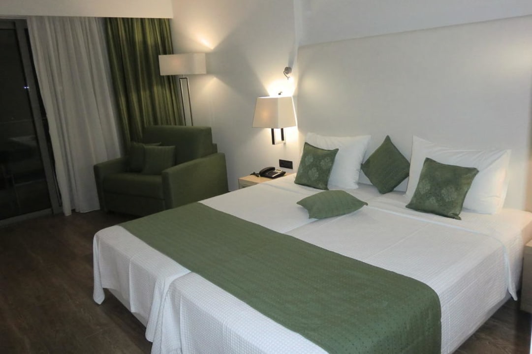 Zimmer 707, sehr geschmackvoll Minos Mare Royal