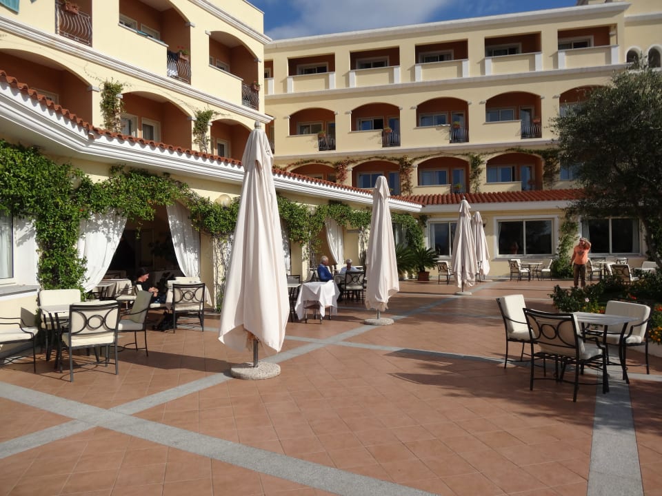 Die Frühstücksterrasse Gabbiano Azzurro Hotel & Suites