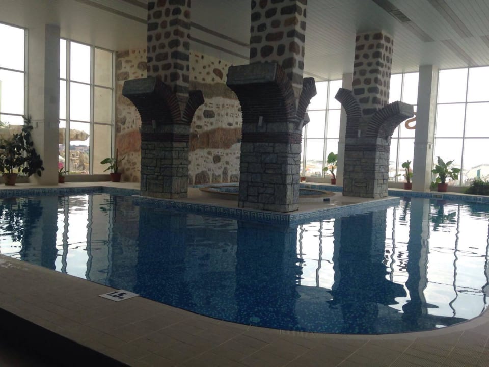 Innenschwimmbecken Hotel Bilyana Beach