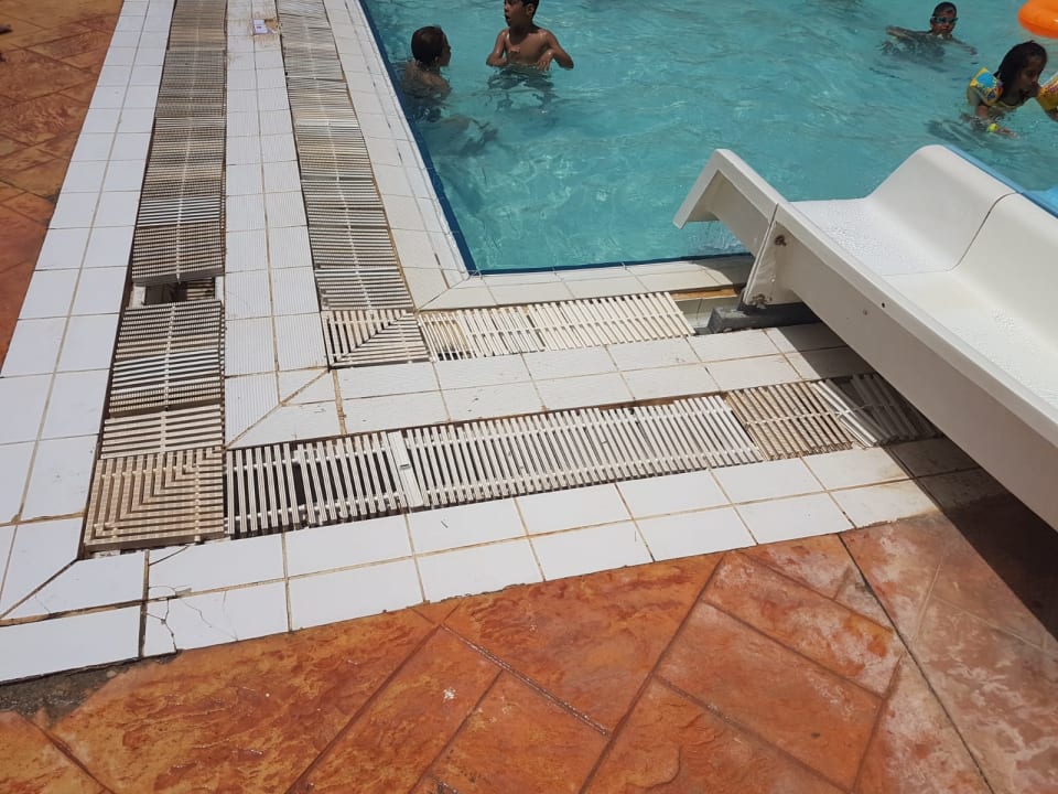 Pool Ruspina Beach Resort