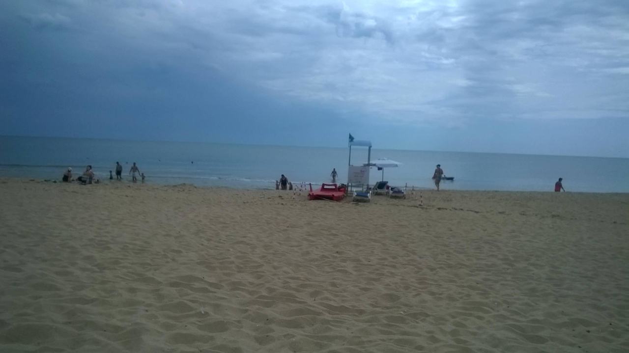 Plaża  w pochmurny dzień Sol Luna Bay