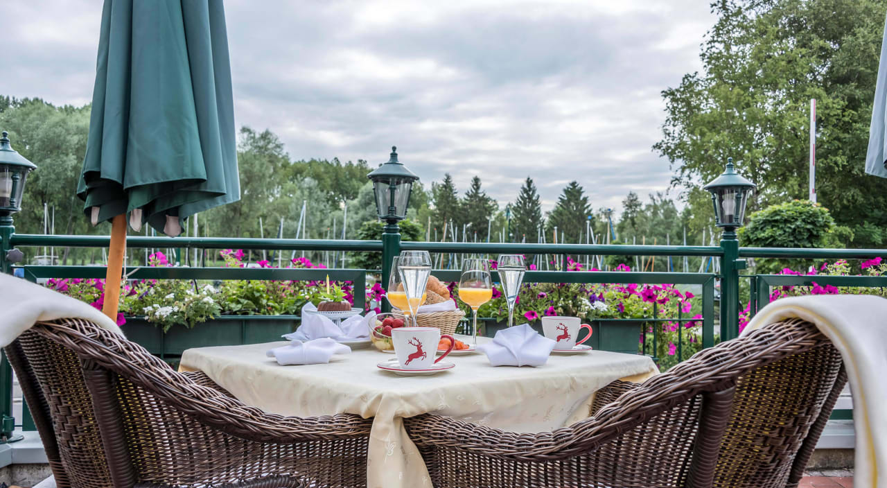 Terrasse Hotel Mutz  Hotel Mutz Garni