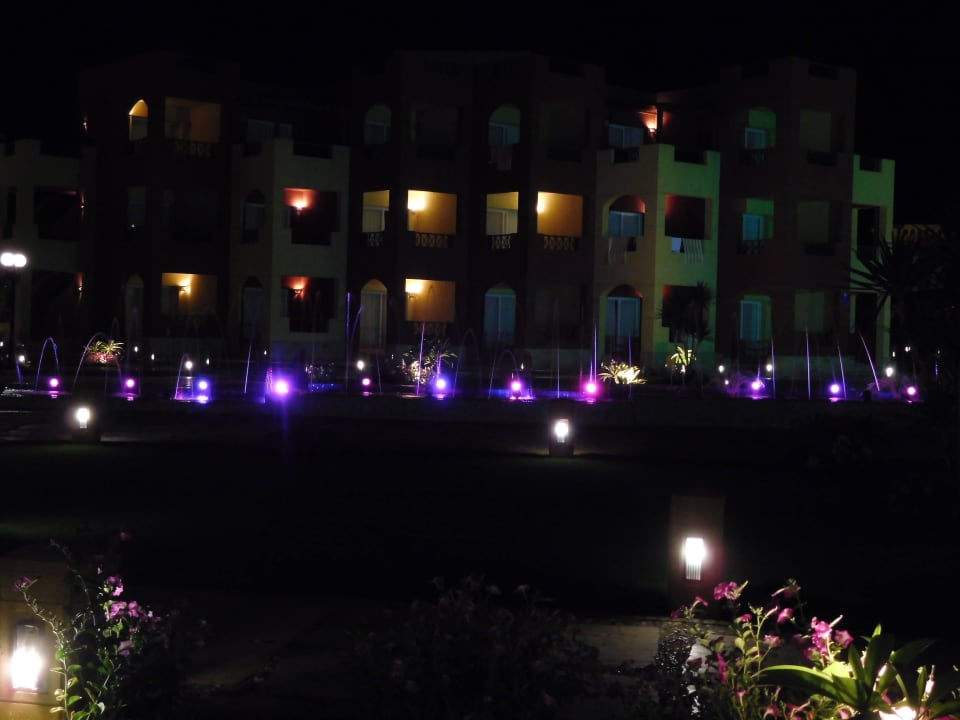 Beleuchteter Brunnen Casa Mare Resort