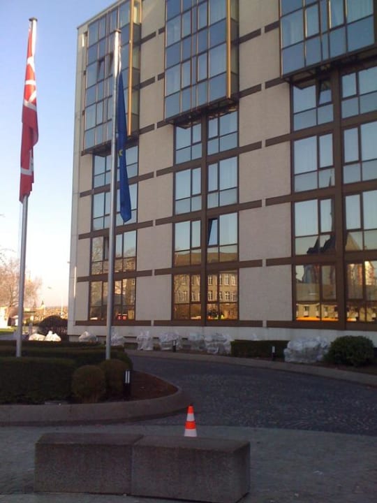 Von vorne Hilton Mainz