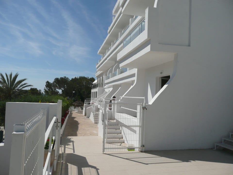 Hintere Sonnenterrasse zur Bucht Grupotel Rocador