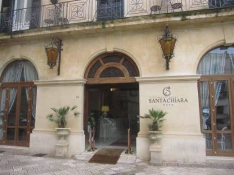 Imposanter Palazzo - von außen! Suite Hotel Santa Chiara