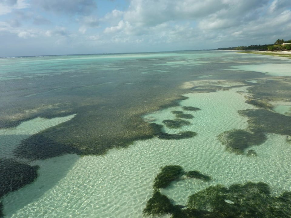 Sicht von der Seebrücke Neptune Pwani Beach Resort & Spa