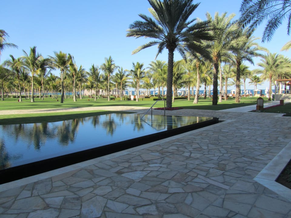 Wunderschöne Gartenanlage Al Bustan Palace - A Ritz-Carlton Hotel