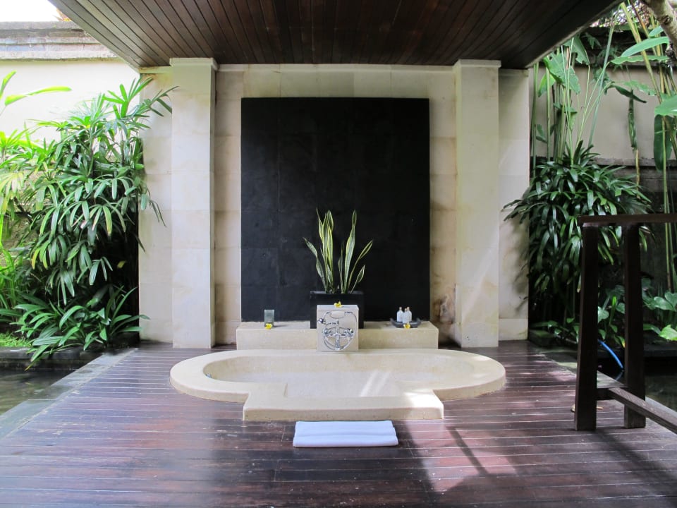 Außenbadewanne The Ubud Village Resort & Spa