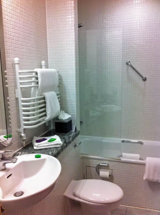 Blick ins Badezimmer De Vere Devonport House