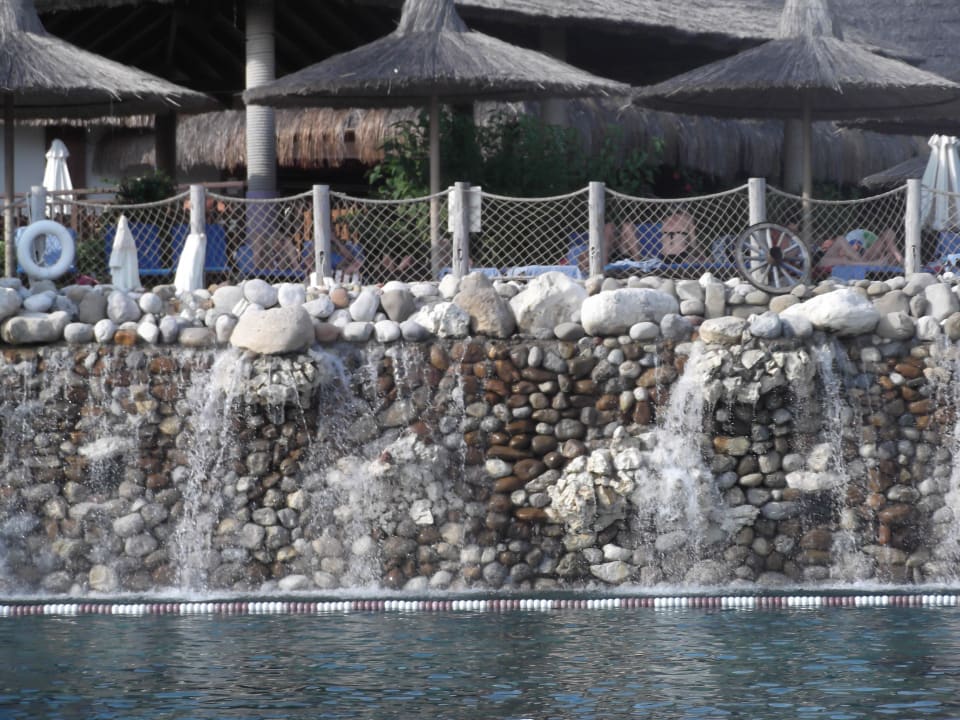 Wellenbad in Amazon Water World Club Grand Side