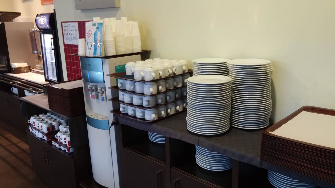 Frühstücksbüfett - Anfang Hotel Holiday Inn Express Barcelona-Sant Cugat