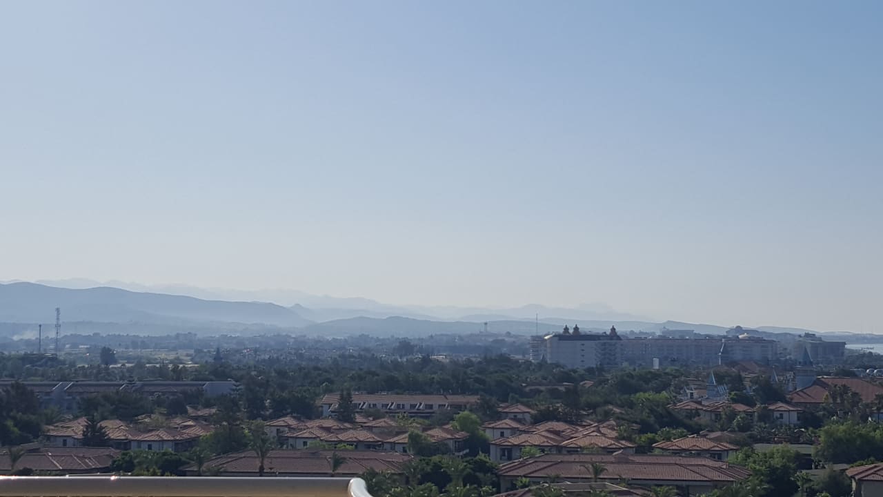 Seitlicher Bergblick Starlight Resort Hotel