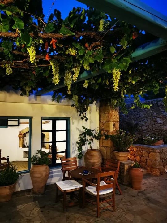 Gartenanlage Kernos Beach Hotel & Bungalows