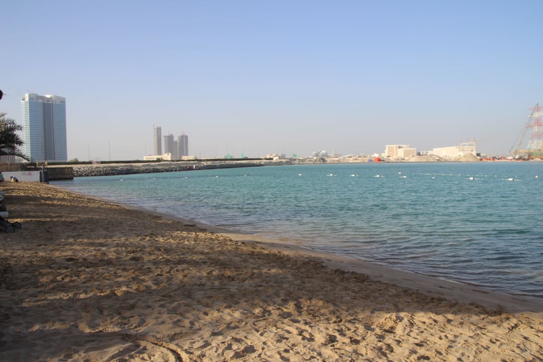 Blick Links Le Meridien Abu Dhabi Resort