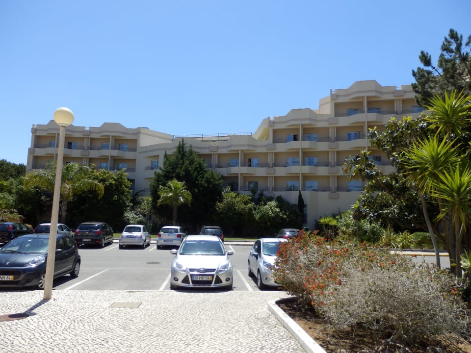 Ansicht vom Parkplatz PortoBay Falésia