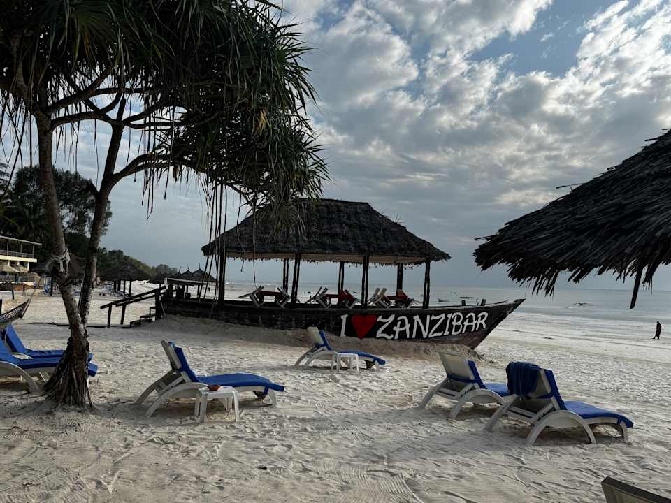 Strand Hotel Kiwengwa Beach Resort