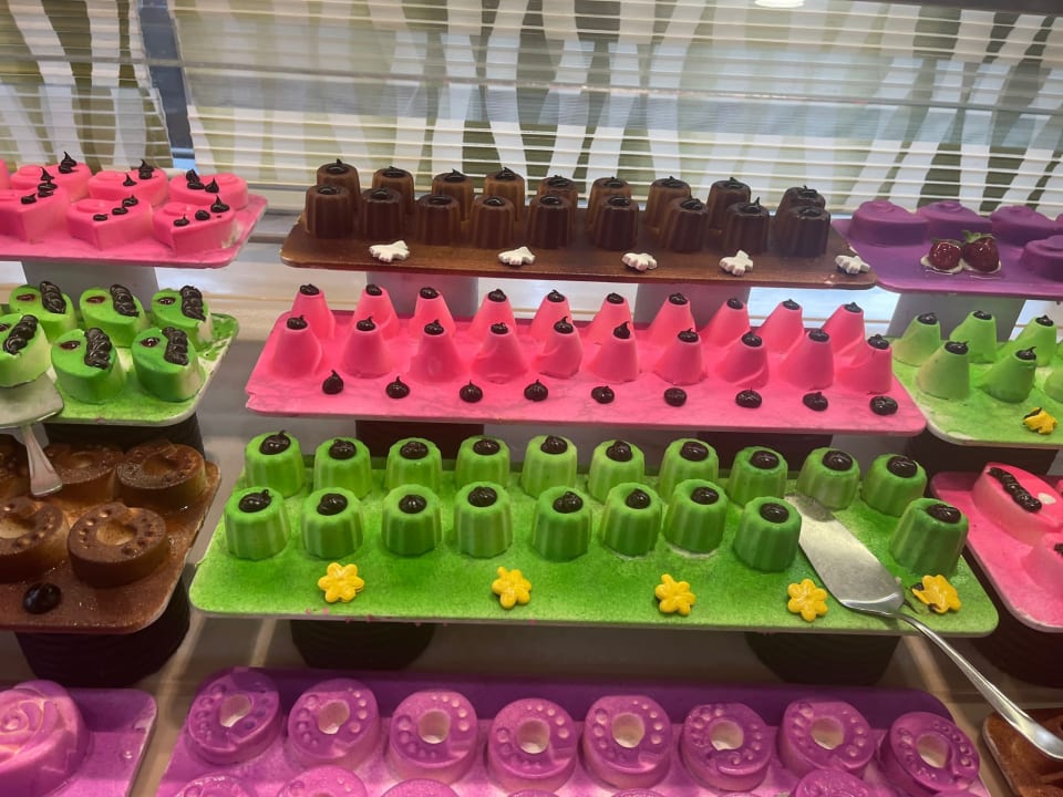 Gastro Saturn Palace Resort Hotel