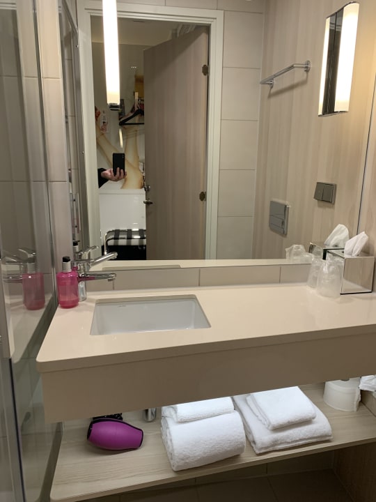 Zimmer MOXY Munich Airport