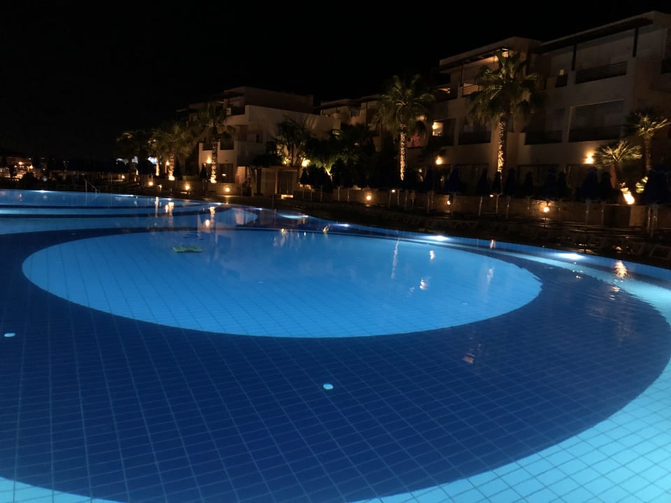 Pool Grand Hotel Holiday Resort