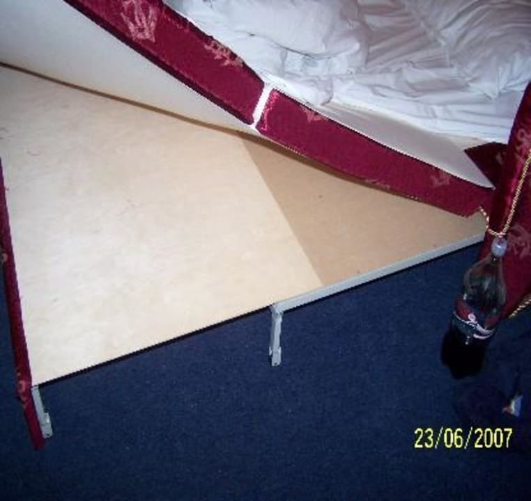 Bett - .für meinen schwerbehinderten Sohn Royal Park Hotel & Aqua park