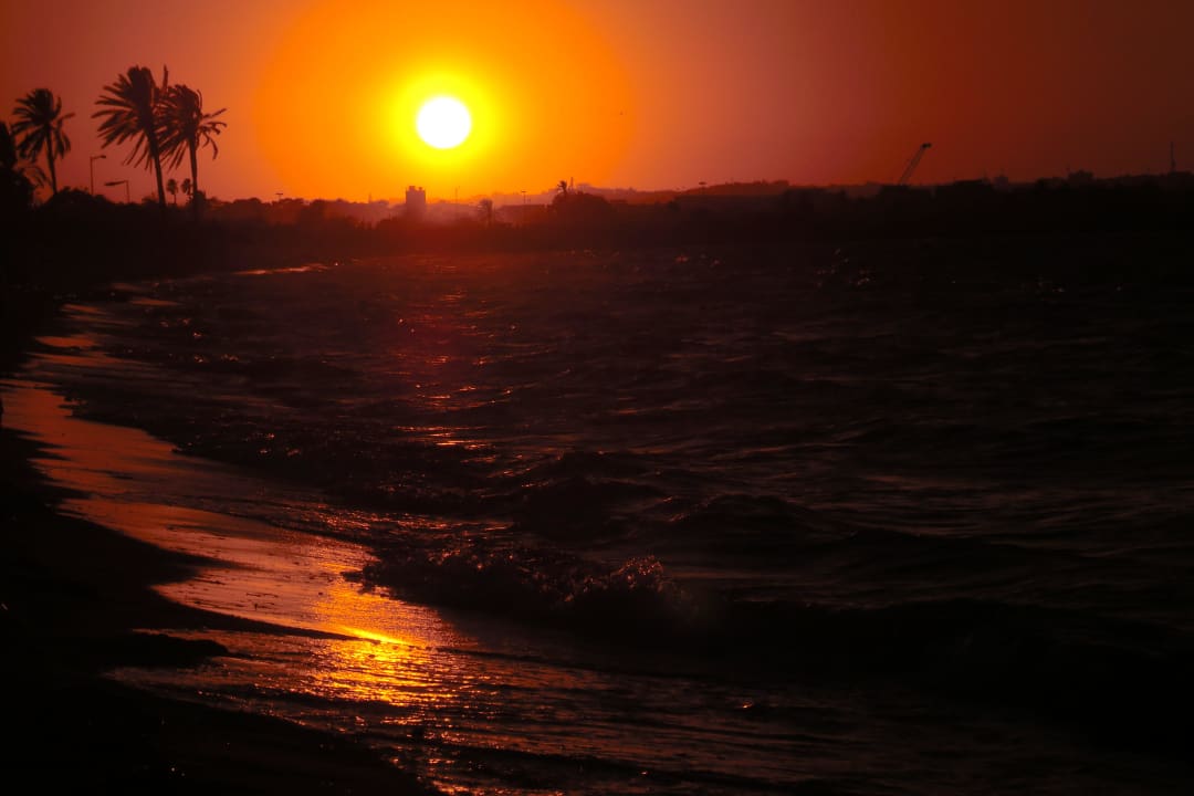 Sonnenuntergang am Strand Hotel El Mouradi Skanes Beach