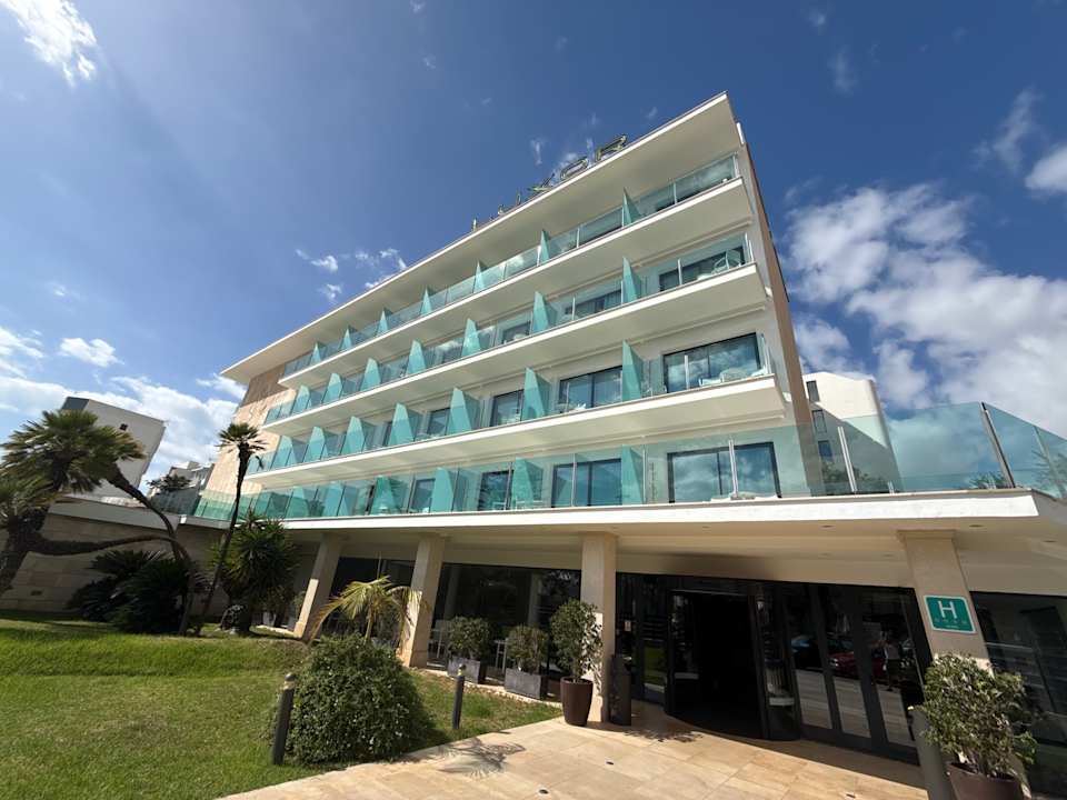 Außenansicht Hotel Luxor