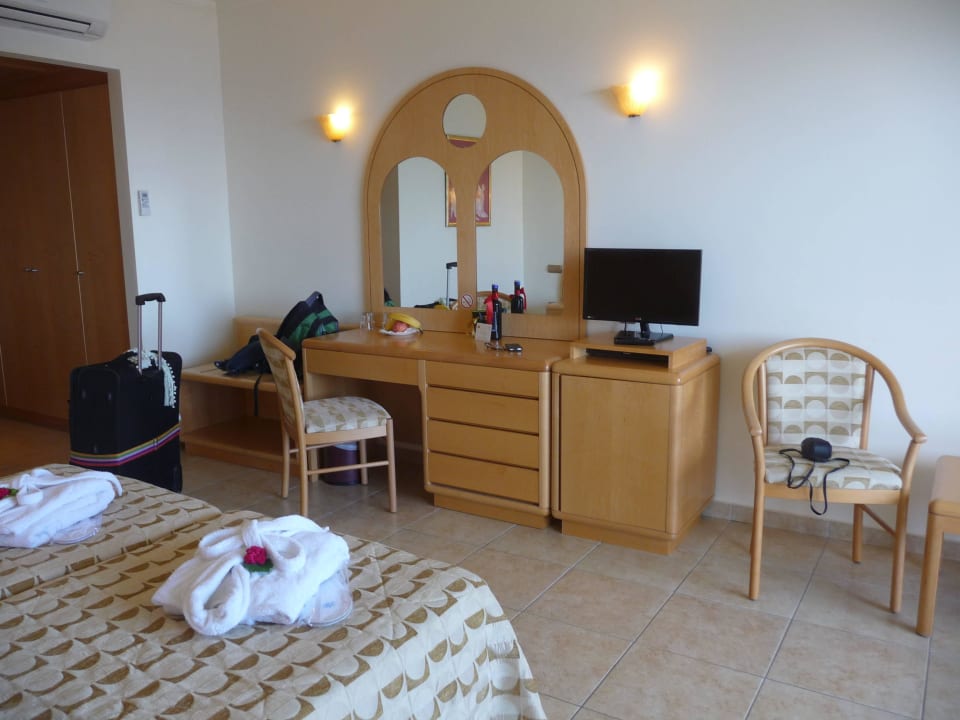 Großes Zimmer Hotel Kalithea Horizon Royal