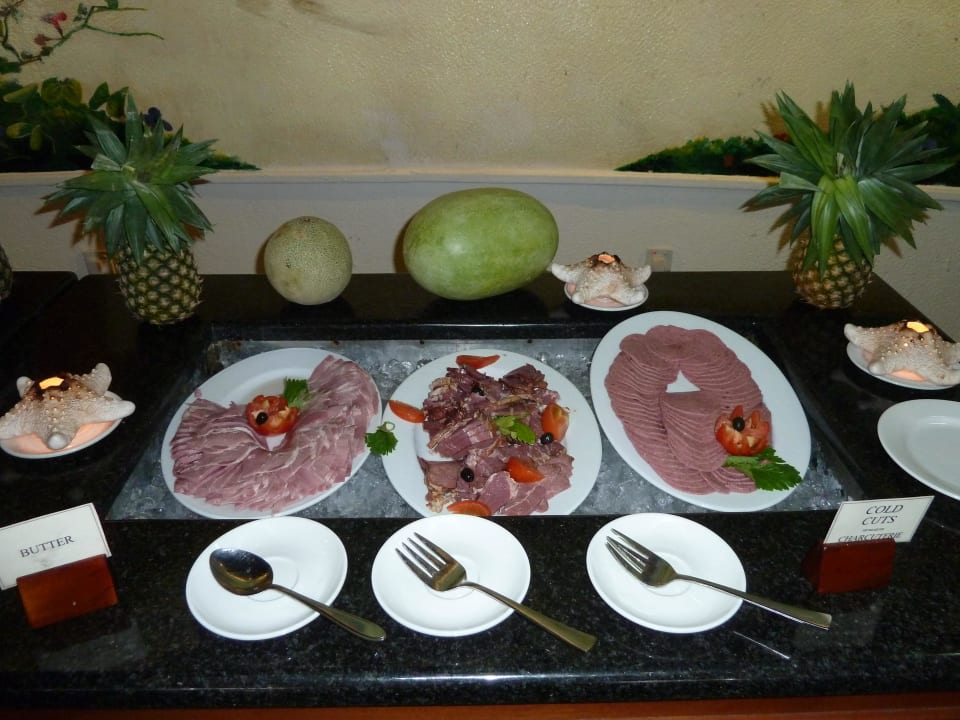 Wurst zum Frühstück Berjaya Beau Vallon Bay Resort & Casino