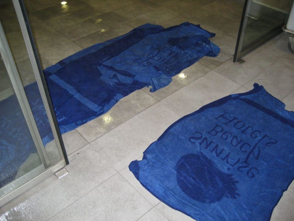 Nach einem Tag Regen! SBH Hotel Taro Beach