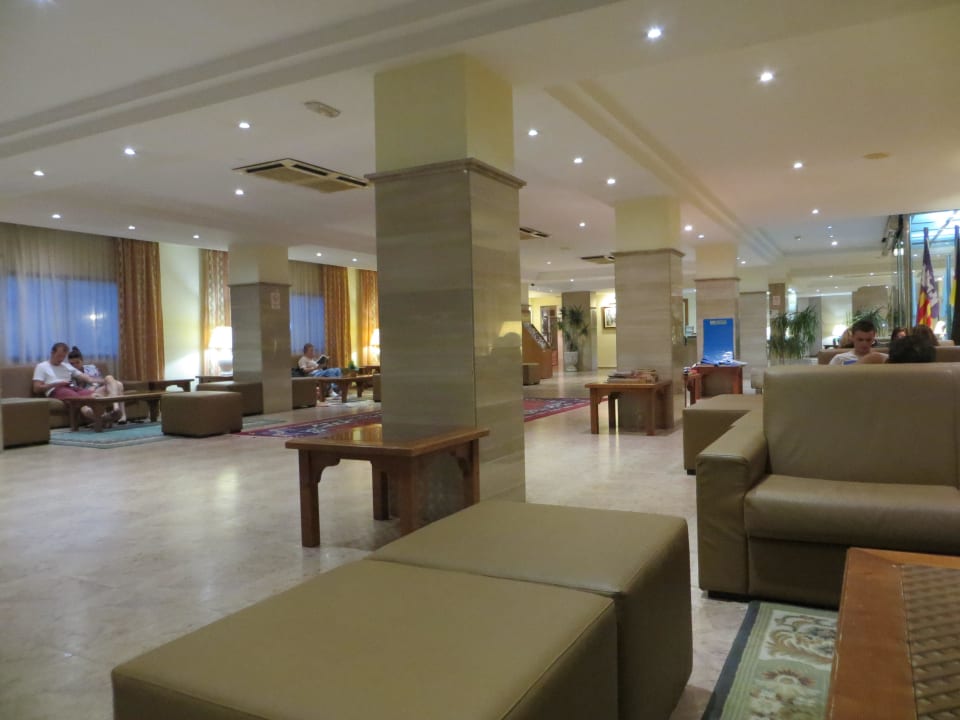 Lobby HSM Reina del Mar