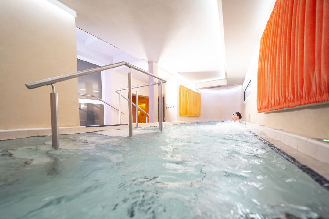 Pool Hotel Caesius Therme & Spa Resort