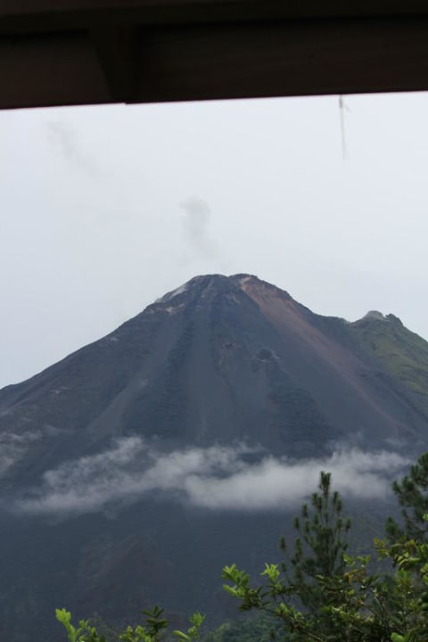 Ausblick auf den Vulkan von der Junior Suite Arenal Observatory Lodge & Spa