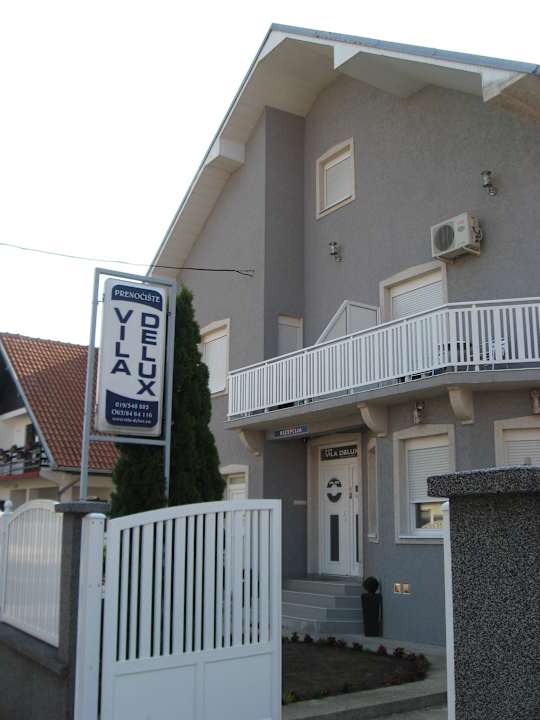 Haupteingang Bed & Breakfast Vila DeLux